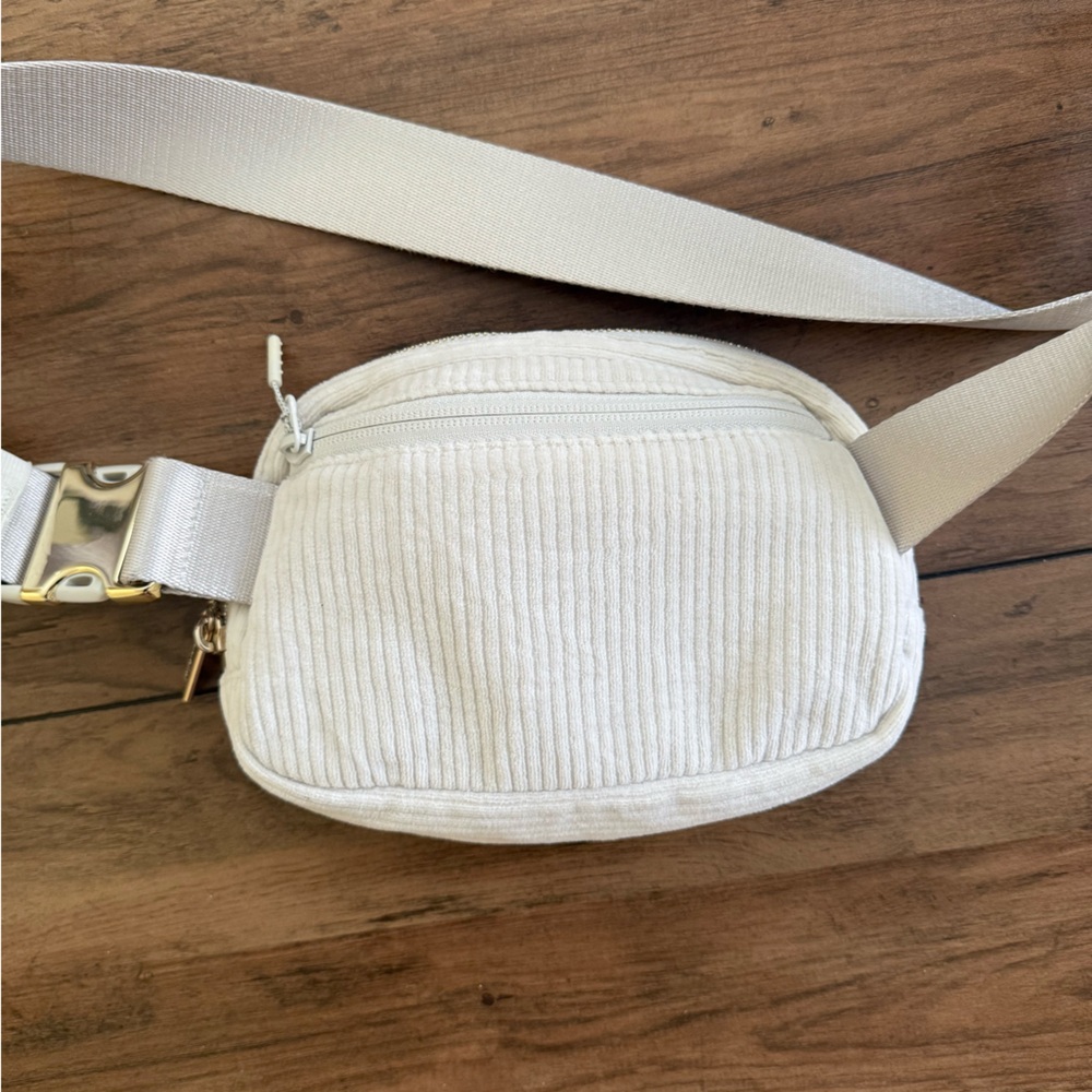 Lululemon White Belt Bag - Picture 7 of 7